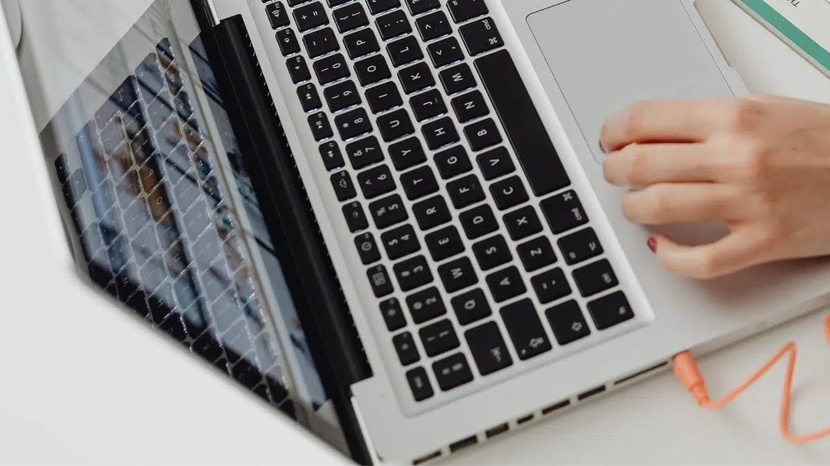 What you need to know about e-learning solutions for the education sector